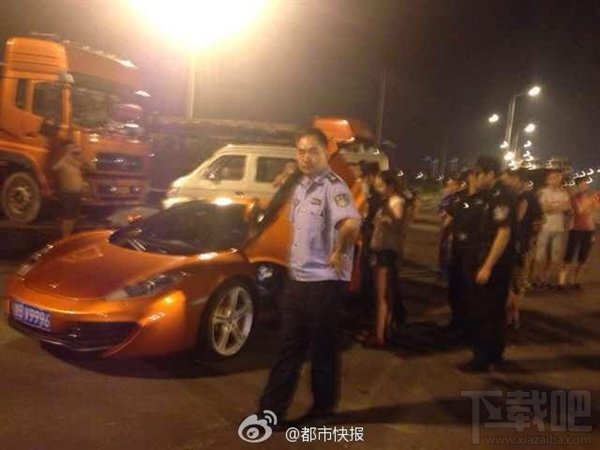 超跑深夜飙车 微博“泄密”惨遭连窝端