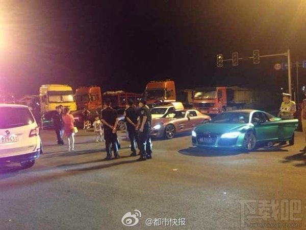 超跑深夜飙车 微博“泄密”惨遭连窝端