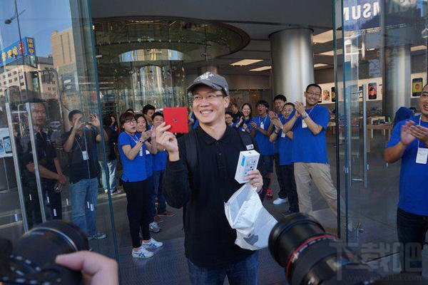 iPhone入华五年记：从“神器”到“街机”