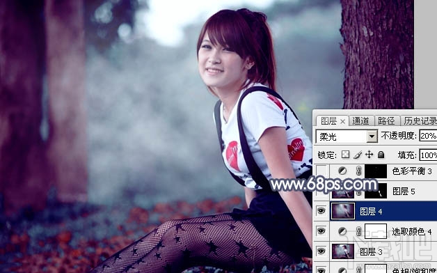 如何用Photoshop CC给树林美女图片加上流行暗调蓝红色