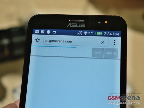 全球首款4GB RAM手机 华硕Zenfone 2上手图赏