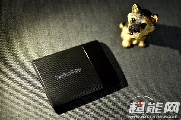 1TB容量，三星便携式SSD T1评测