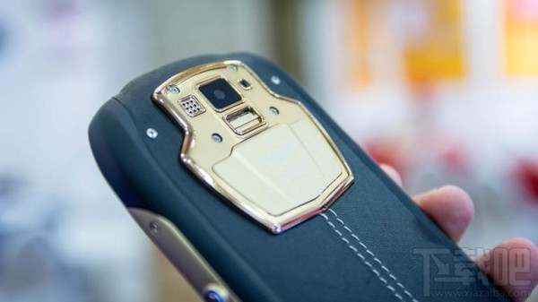 PK Vertu？阿斯顿马丁欲推出土豪智能手机
