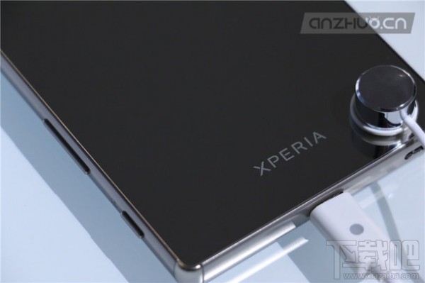 侧边指纹+4K屏：索尼Xperia Z5尊享版上手图赏