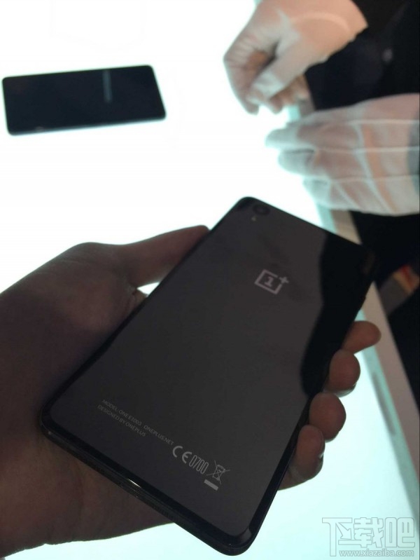 OnePlus X和一加金耳现场真机上手