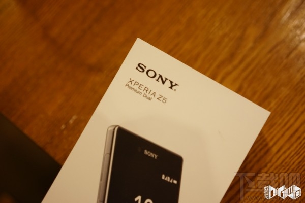 一机千色 镜像银索尼Xperia Z5尊享版开箱上手