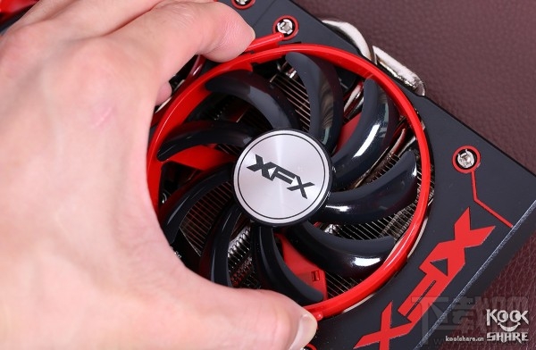 吊打GTX 960无悬念 AMD R9 380X抢先玩