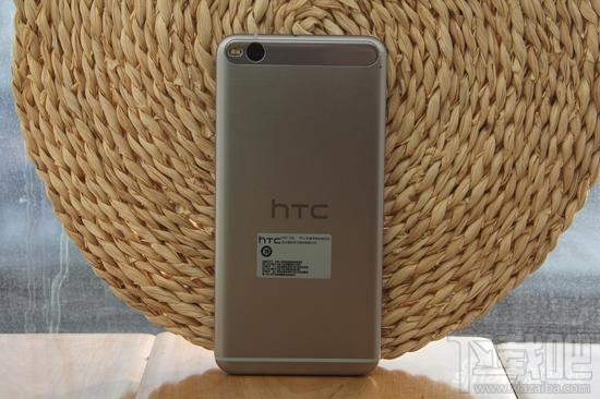 金属机身无多下巴 HTC One X9首发体验