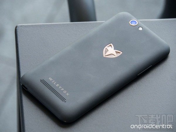 首批搭载Cyanogen OS 13手机Spark曝光