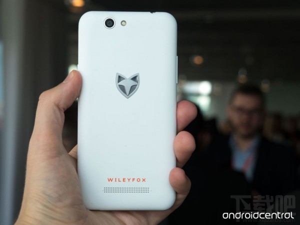 首批搭载Cyanogen OS 13手机Spark曝光