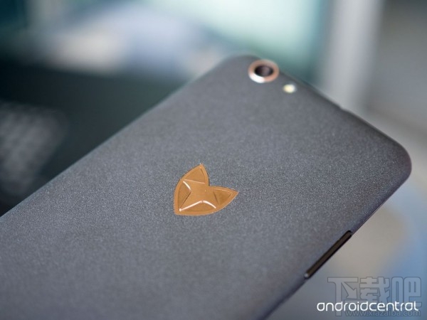 首批搭载Cyanogen OS 13手机Spark曝光