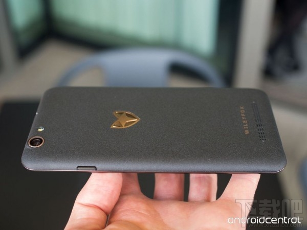 首批搭载Cyanogen OS 13手机Spark曝光