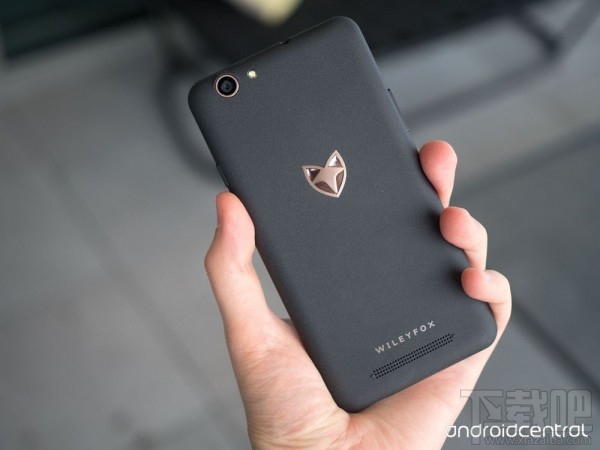 首批搭载Cyanogen OS 13手机Spark曝光