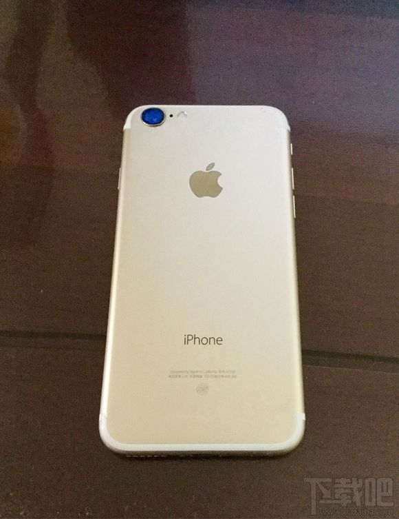 iPhone 7真机视频流出 相机还是凸出