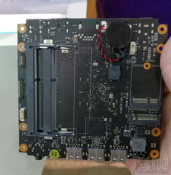 Intel新一代超低功耗Apollo Lake 尺寸超小Atom