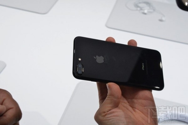iPhone7亮黑色价格6188元，i7亮光黑版没有32G(图集)