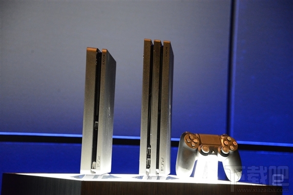 PS4 Pro实机照：和PS4 Slim一比天壤之别