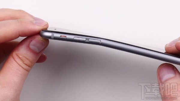 网友将“魔爪”伸向AirPods和 iPhone 7