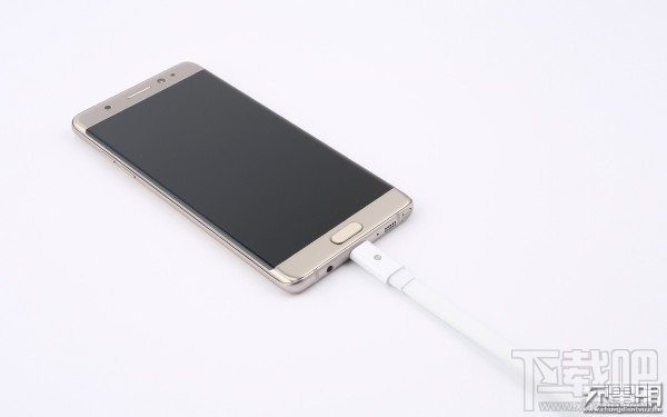 数据线测试 联想ZUK数据线比三星Note 7的好的多