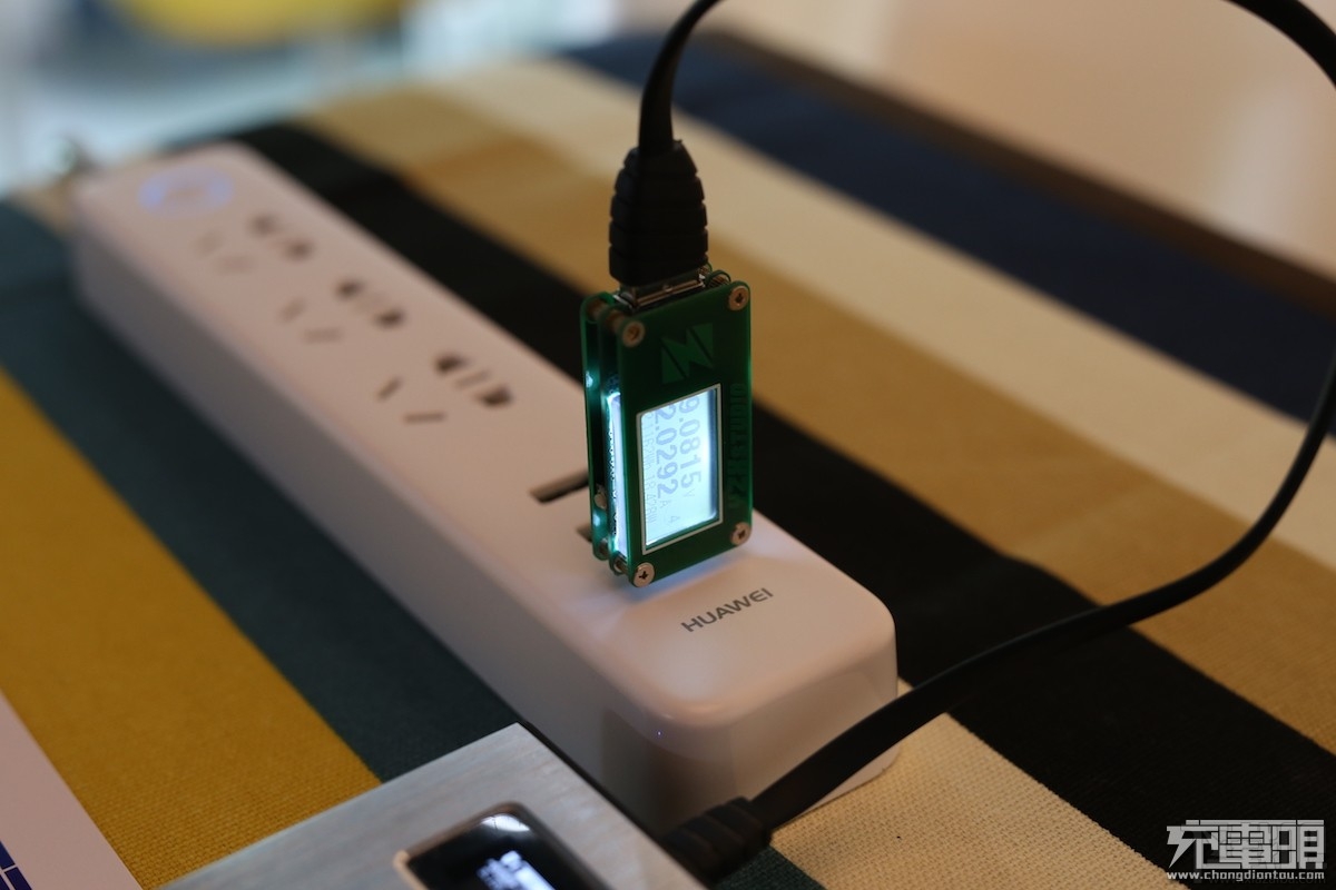 华为快充USB插排AP35开箱测试 兼容FCP和QC2.0 
