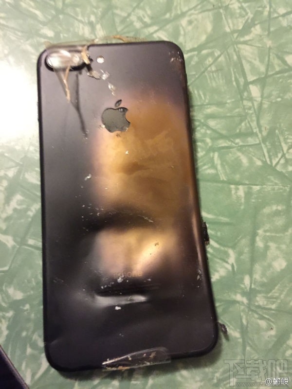 记者称iPhone 7 Plus爆炸都怪快递 苹果质量没问题