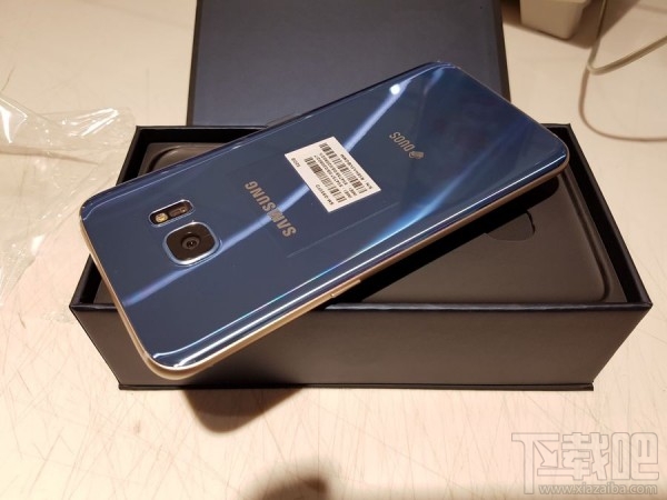 三星珊瑚蓝版Galaxy S7 edge真机开箱