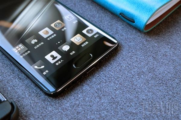 华为Mate9保时捷版有什么配件？华为Mate9保时捷真机开箱图赏
