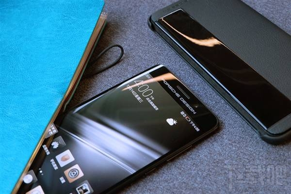 华为Mate9保时捷版有什么配件？华为Mate9保时捷真机开箱图赏
