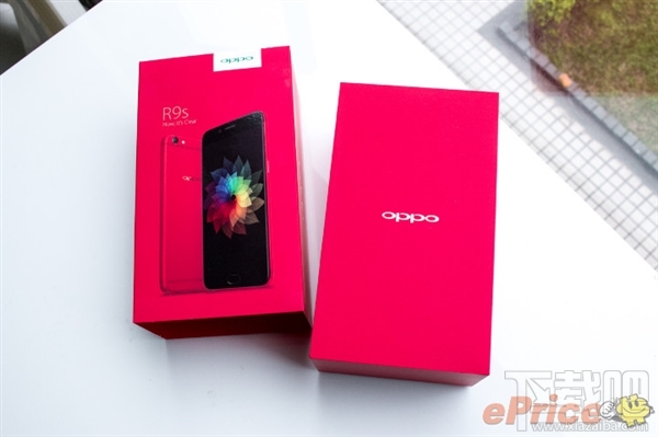 OPPO R9s田馥甄荡漾红限量版真机图赏