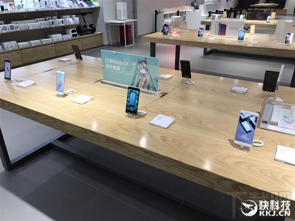 线上抢不到没关系！红米Note4X初音未来小米之家已开卖
