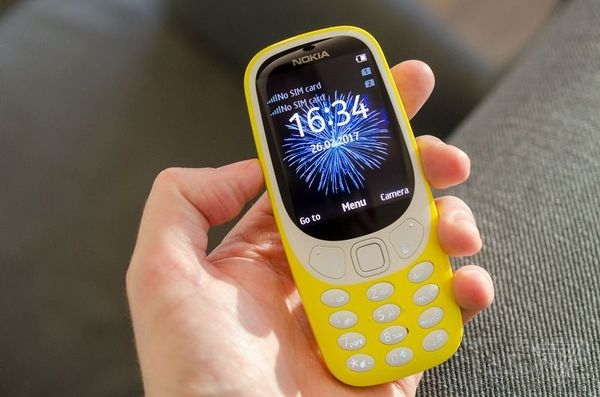 复刻版Nokia3310真机上手:52美元情怀2.4寸阉割机