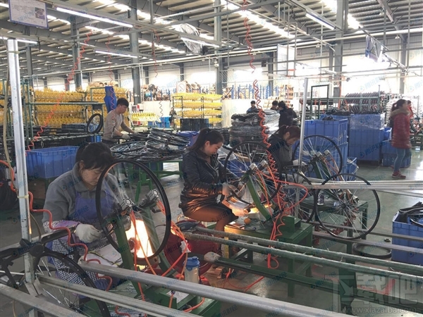 国内比较大共享单车工厂高能产量：10分钟下线16辆