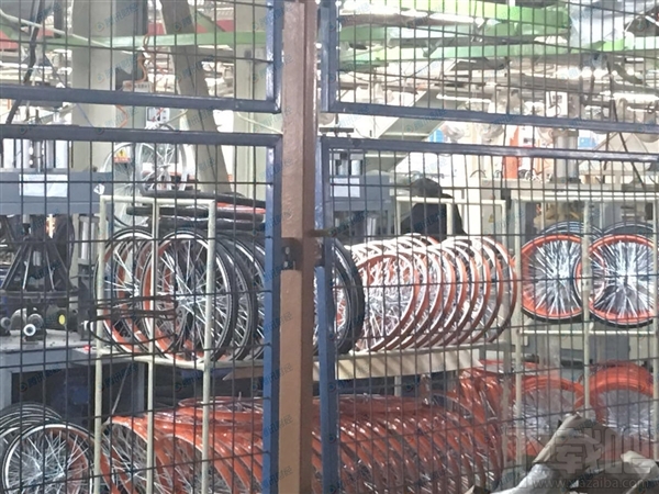 国内比较大共享单车工厂高能产量：10分钟下线16辆