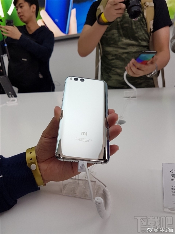小米6亮银版和普通版有什么区别？小米6亮银版图鉴