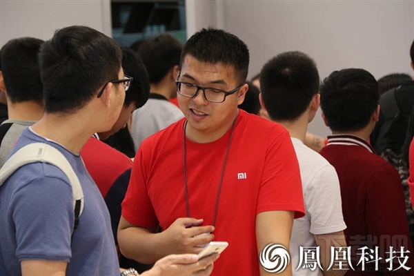 小米6瞬间抢光：黄牛猖獗，线下更疯狂