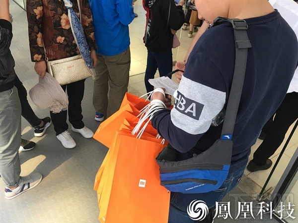 小米6瞬间抢光：黄牛猖獗，线下更疯狂