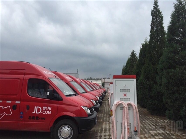 刘强东：京东5年内全换成自己研发的电动货车