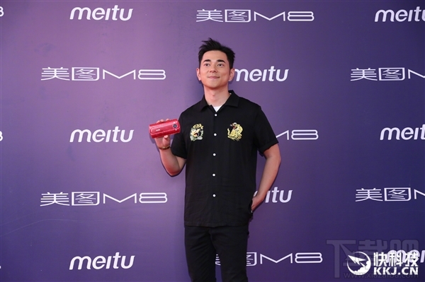 美图M8发布：美颜效果更美了，2599元起！
