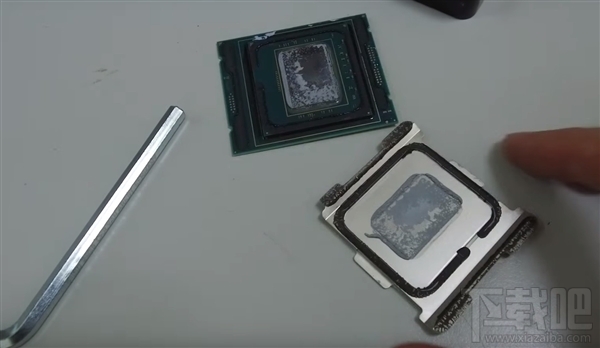 Intel Core i9-7900X狂超频至5.7GHz