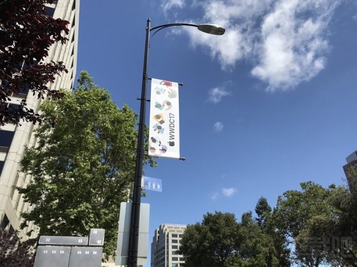 苹果世界开发者大会WWDC2017召开在即，苹果已开始布置会场