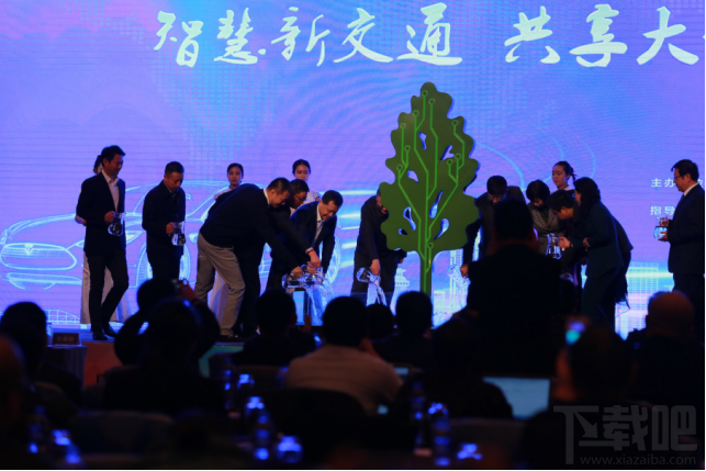 共享汽车怎么样了  “Powered by 微租车”共享汽车详解