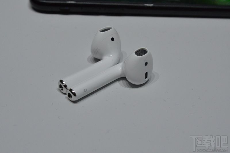 看看使用过苹果无线耳机 AirPods的人都怎么评价吧！