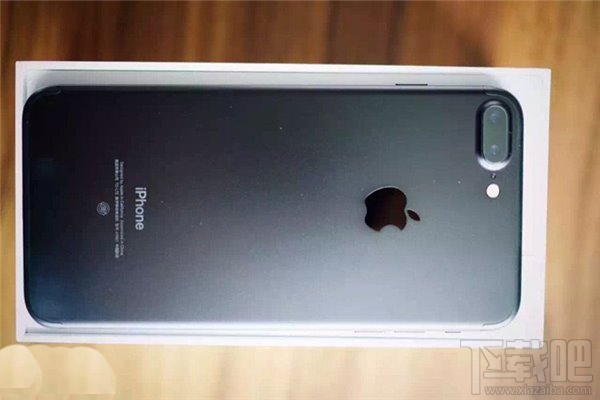 唯独少了亮黑色！网友晒苹果iPhone7/Plus国行版四色开箱图集