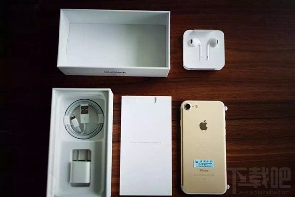 唯独少了亮黑色！网友晒苹果iPhone7/Plus国行版四色开箱图集