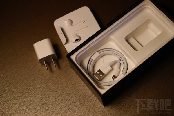 指纹收集神器？亮黑色国行苹果iPhone7/7 Plus最全开箱图集