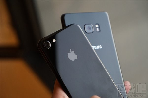 指纹收集神器？亮黑色国行苹果iPhone7/7 Plus最全开箱图集