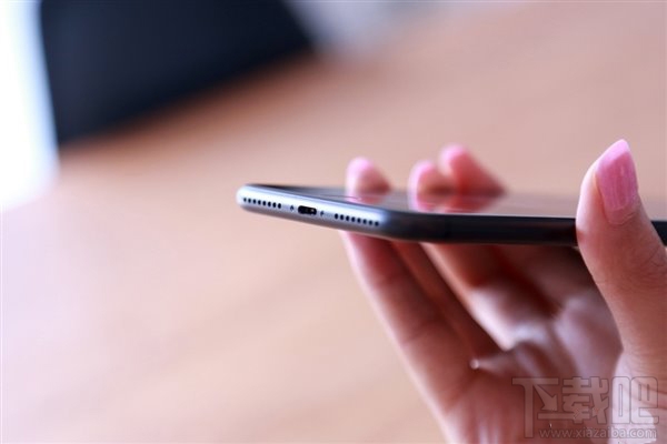 指纹收集神器？亮黑色国行苹果iPhone7/7 Plus最全开箱图集
