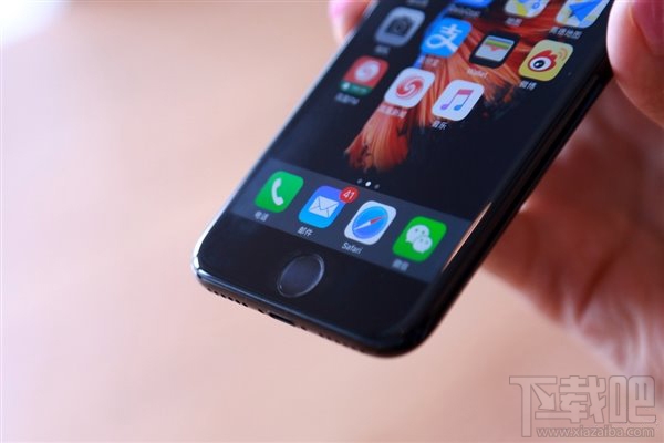指纹收集神器？亮黑色国行苹果iPhone7/7 Plus最全开箱图集