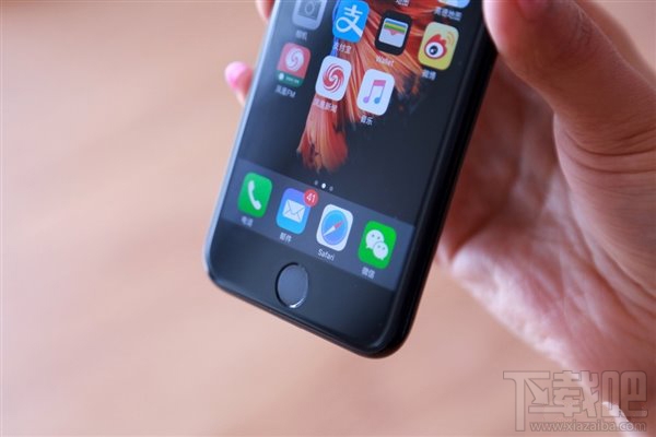 指纹收集神器？亮黑色国行苹果iPhone7/7 Plus最全开箱图集