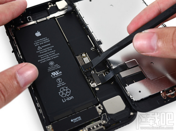 iPhone 7拆解全过程：搭配2GB RAM+更大容量的电池